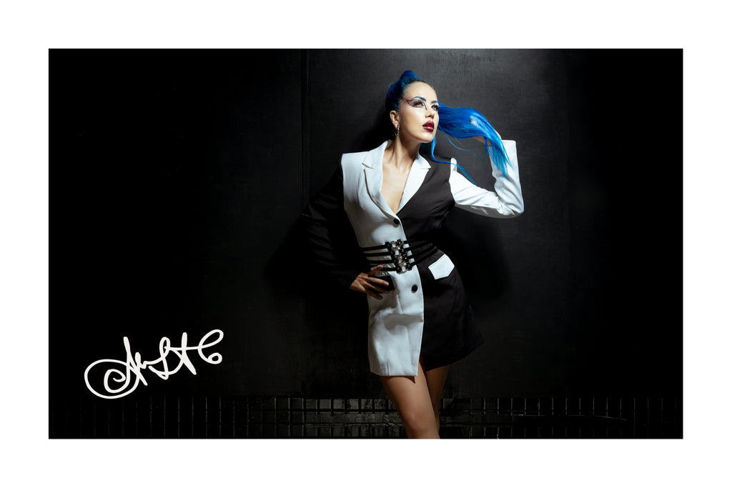 Alissa White-Gluz - 'B&W' print